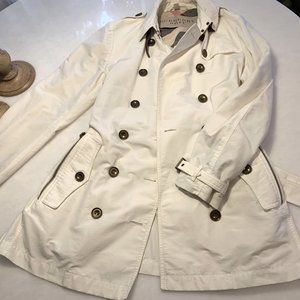 Iconic Burberry "Brit" Short Trenchcoat